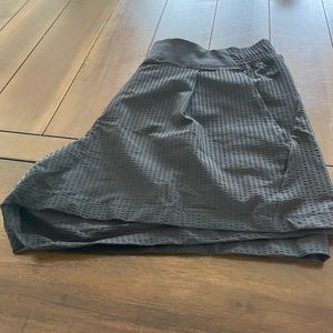 Athleta Textured Brooklyn Short 12